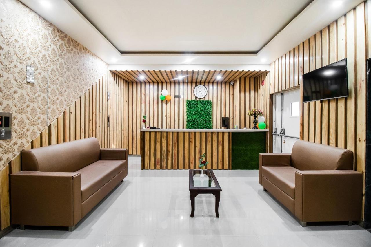Hotel Grand 81 Faridábád Kültér fotó