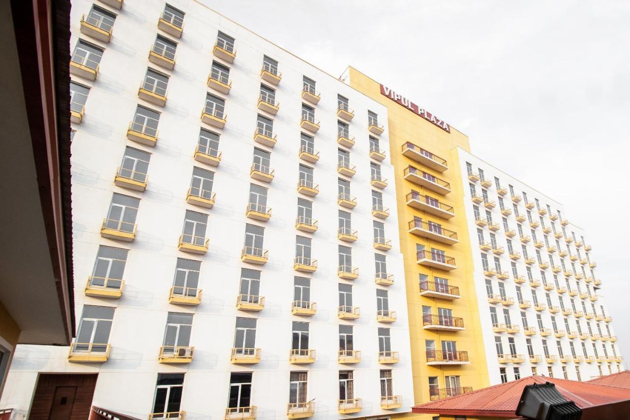 Hotel Grand 81 Faridábád Kültér fotó