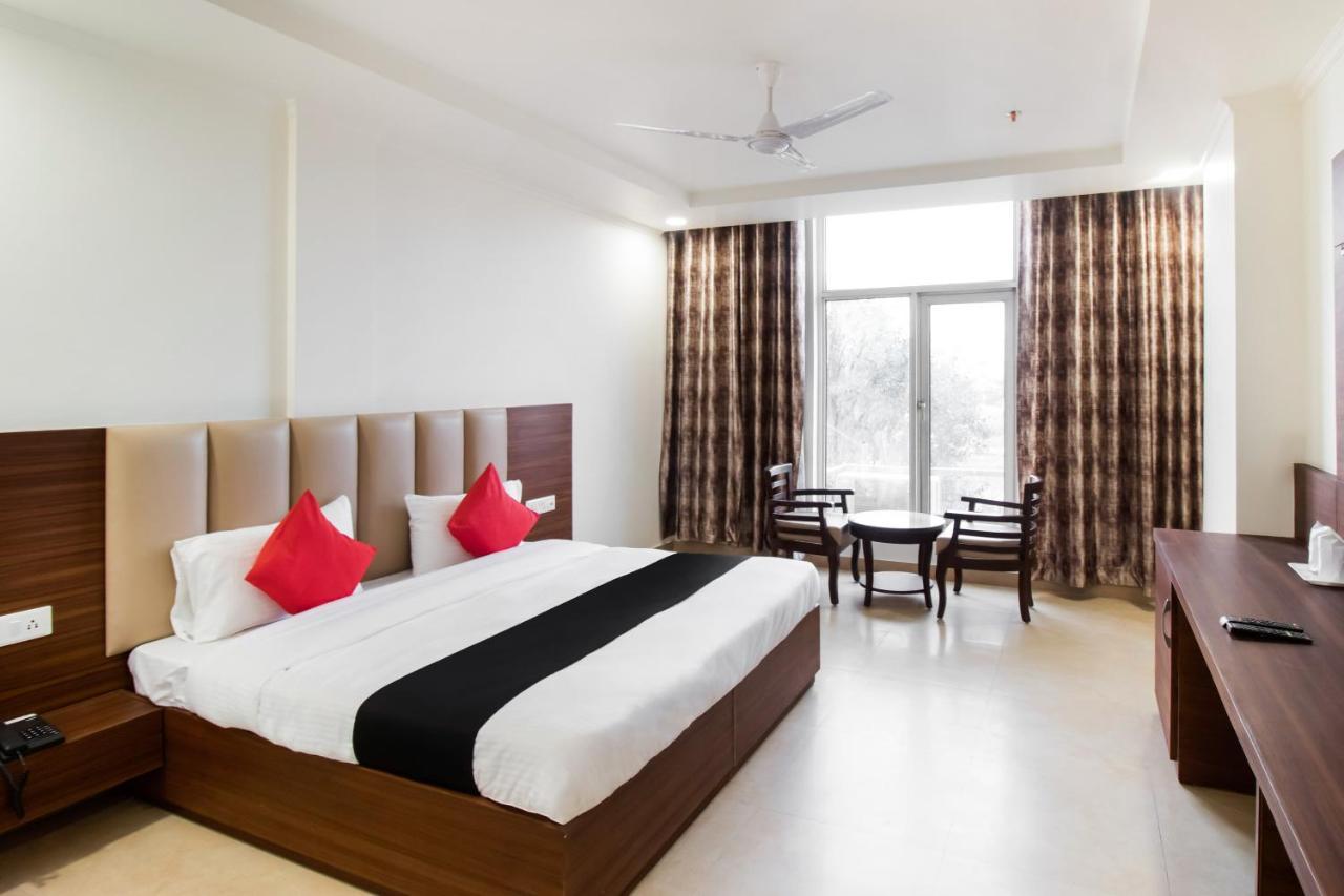 Hotel Grand 81 Faridábád Kültér fotó