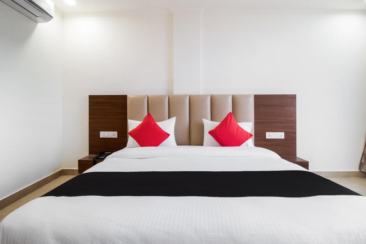 Hotel Grand 81 Faridábád Kültér fotó