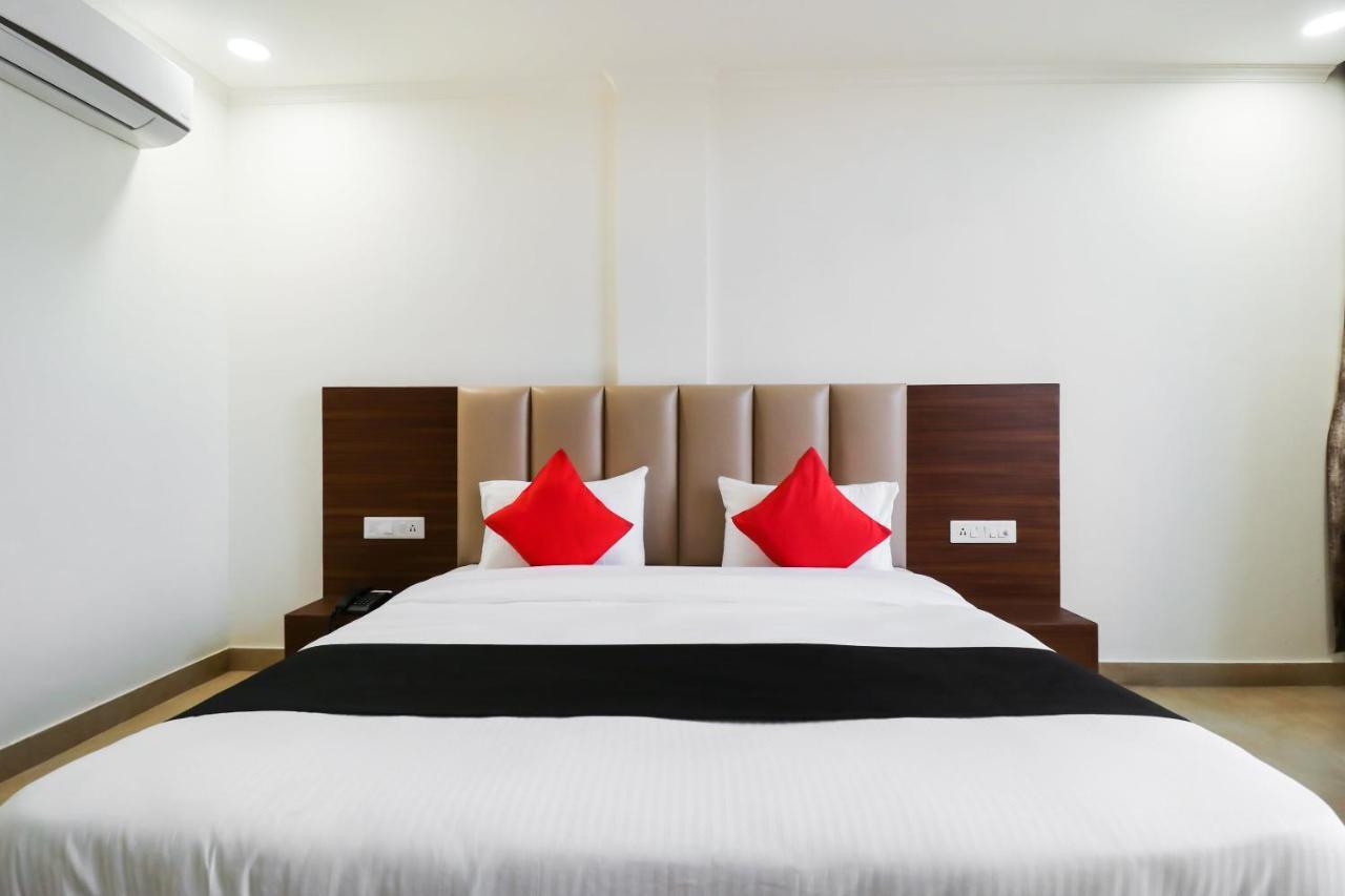 Hotel Grand 81 Faridábád Kültér fotó