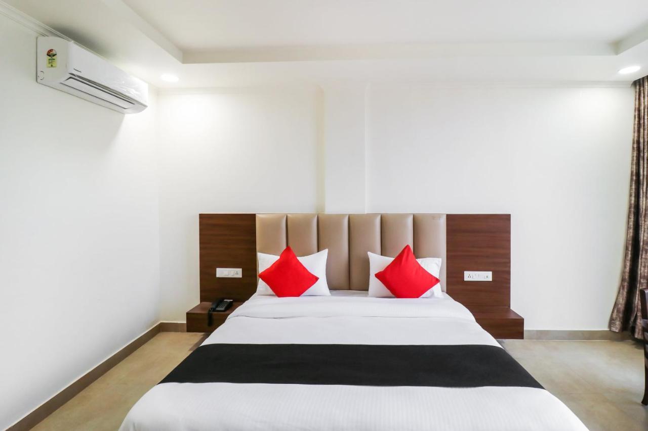 Hotel Grand 81 Faridábád Kültér fotó